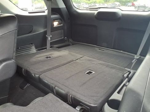 Used 2023 Ford Explorer Limited w/ Equipment Group 301A AWD/4WD image 9