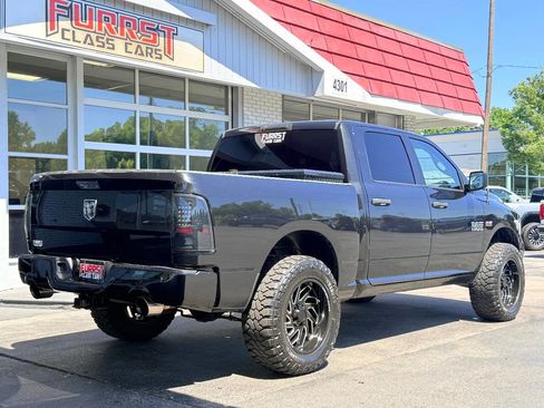 Used 2017 RAM 1500 Express w/ Express Value Package AWD/4WD image 3