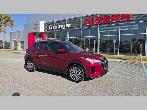 Used 2024 Nissan Kicks SV image 17