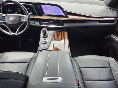Certified 2024 Cadillac Escalade Premium Luxury AWD/4WD image 19