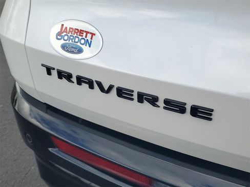 Used 2025 Chevrolet Traverse RS w/ LPO, Floor Liner Package image 6