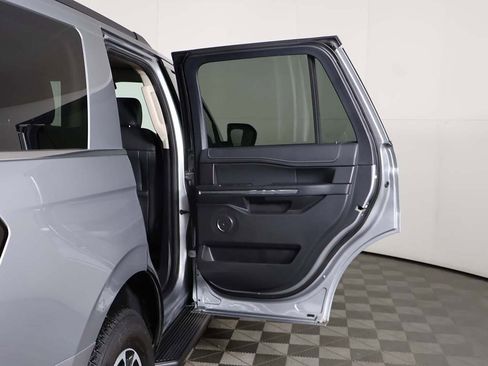 Used 2024 Ford Expedition XLT image 24