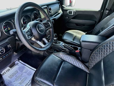Used 2023 Jeep Wrangler Unlimited Sahara AWD/4WD image 25
