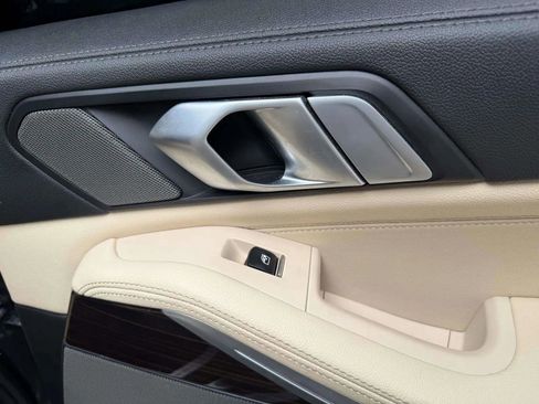 Used 2021 BMW X5 xDrive40i w/ Premium Package image 14