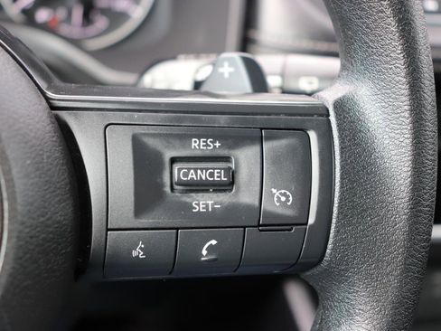 Used 2024 Nissan Rogue S AWD/4WD image 29