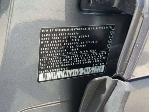 Certified 2022 Volkswagen Taos SE FWD image 34