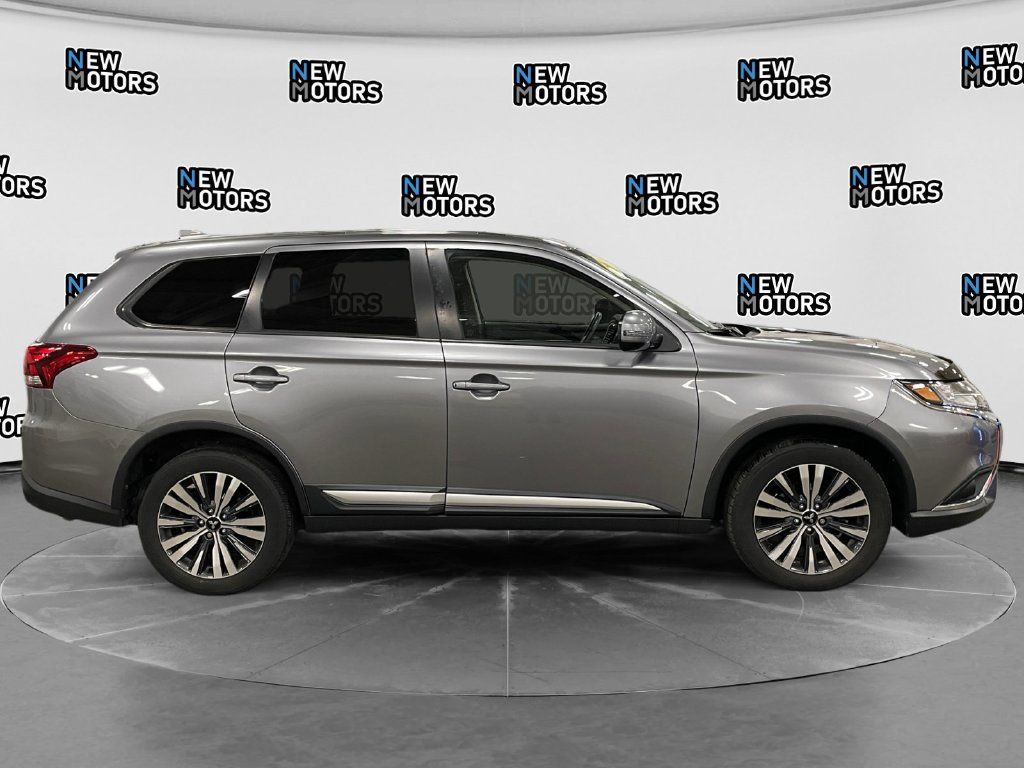 Used 2019 Mitsubishi Outlander SE AWD/4WD image 6