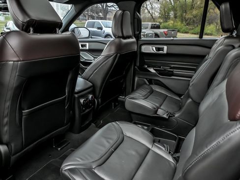 Used 2021 Ford Explorer Platinum w/ Equipment Group 601A image 18