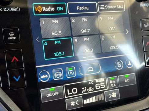 Certified 2025 Subaru Crosstrek 2.5i Limited w/ Crosstrek Mirror Package image 23