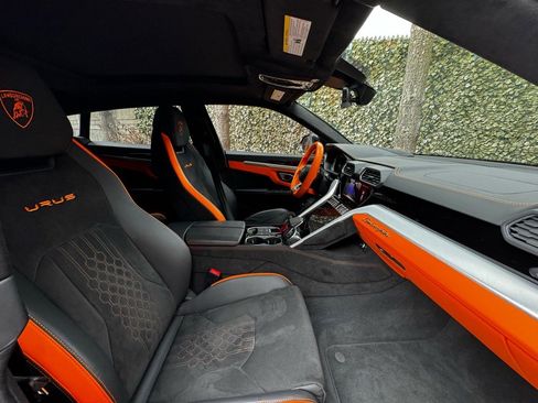 Used 2023 Lamborghini Urus S image 25