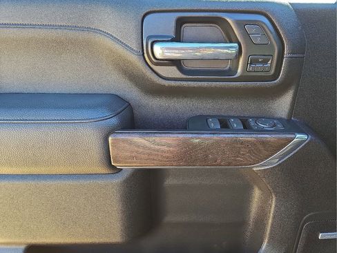 Used 2022 GMC Sierra 2500 Denali w/ Denali Black Diamond Edition image 20