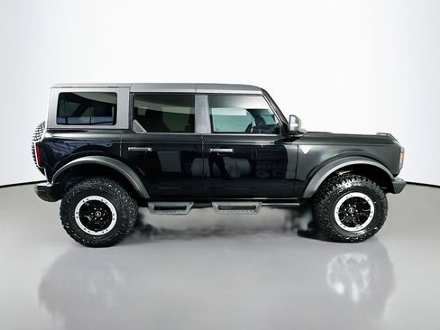 Used 2023 Ford Bronco Badlands image 8