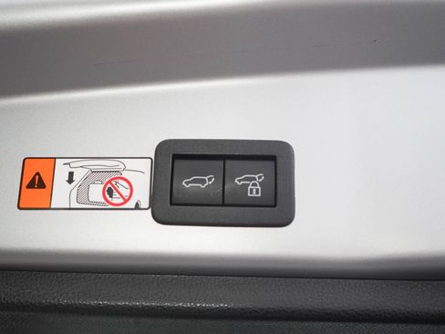 Used 2026 Toyota Corolla Cross XLE w/ Convenience Package AWD/4WD image 11