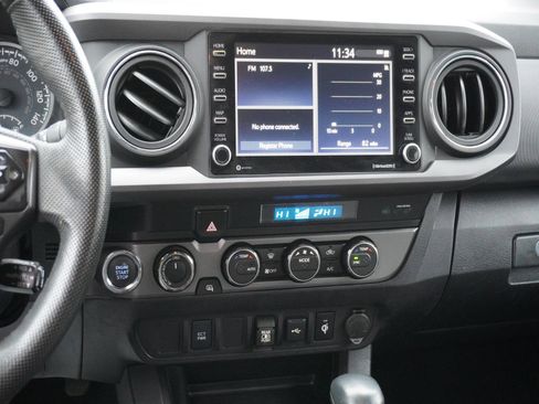 Used 2022 Toyota Tacoma TRD Sport image 17