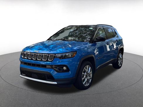 Used 2025 Jeep Compass Limited AWD/4WD image 3