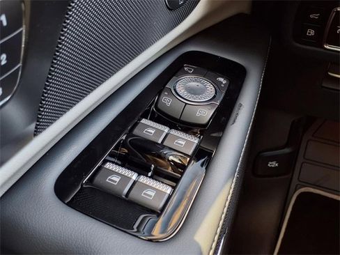New 2025 Lincoln Nautilus Premier w/ Equipment Group 102A image 7