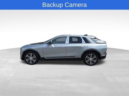 Used 2024 Cadillac Lyriq Luxury AWD/4WD image 8