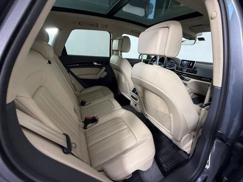 Used 2019 Audi Q5 2.0T Premium Plus w/ Premium Plus Package AWD/4WD image 37