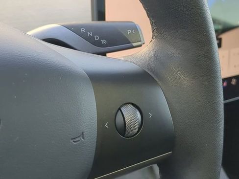 Used 2023 Tesla Model Y Long Range image 29