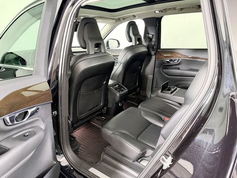 Used 2016 Volvo XC90 T6 Momentum w/ Momentum Plus Package image 36