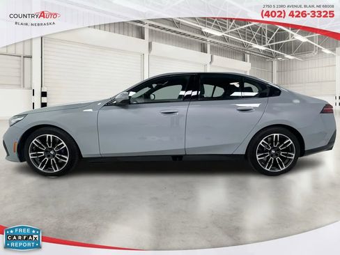 Used 2024 BMW 530i xDrive w/ M Sport Package image 2