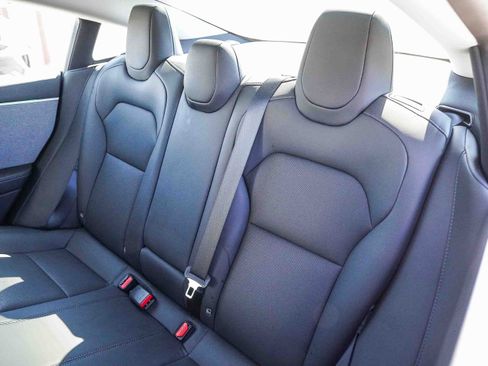 Used 2025 Tesla Model 3 Long Range image 18