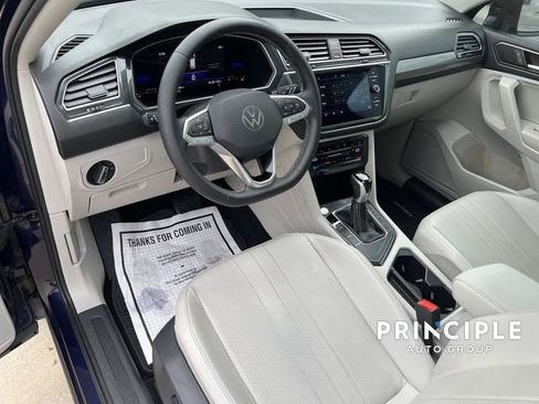 Used 2023 Volkswagen Tiguan SE FWD image 16
