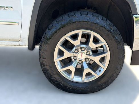 Used 2018 GMC Sierra 1500 SLT w/ SLT Premium Package AWD/4WD image 12