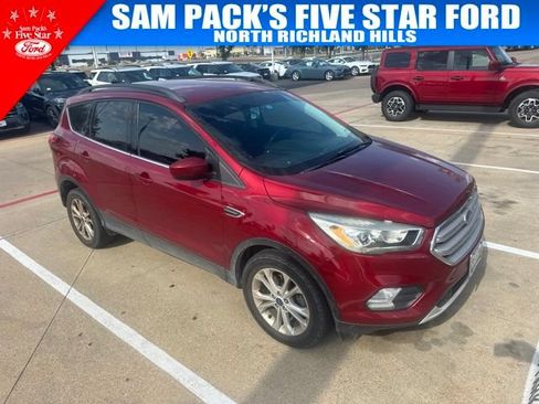 Used 2019 Ford Escape SEL FWD image 3