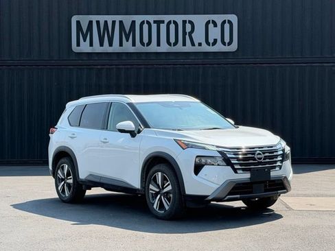 Used 2024 Nissan Rogue SL AWD/4WD image 1