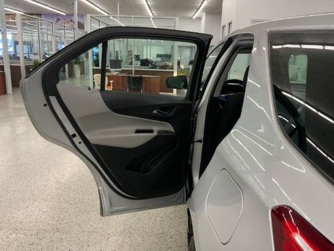Used 2019 Chevrolet Equinox LS AWD/4WD image 30