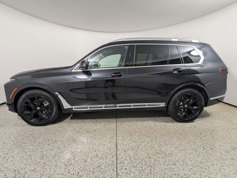 Used 2025 BMW X7 xDrive40i AWD/4WD image 4
