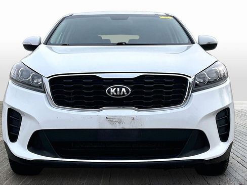 Used 2019 Kia Sorento LX image 2
