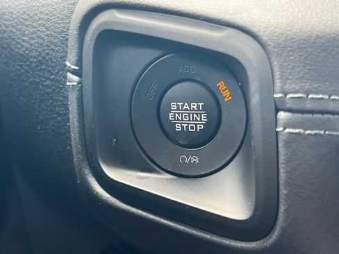 Used 2025 Jeep Wrangler Unlimited Sahara AWD/4WD image 22