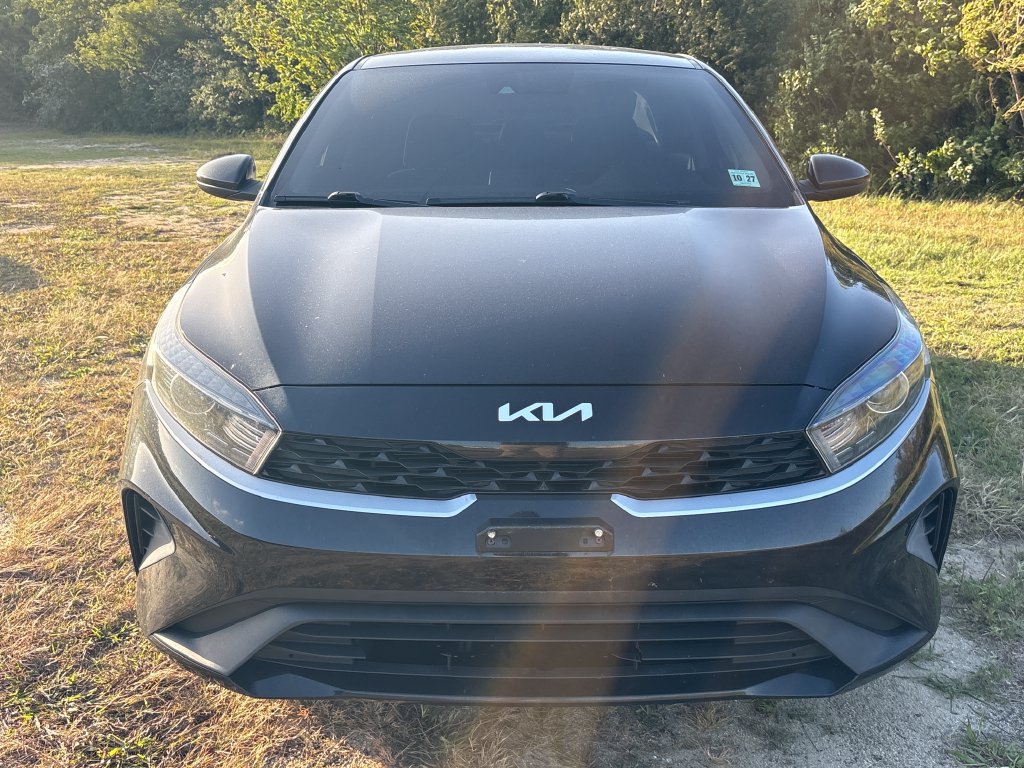 Used 2022 Kia Forte LXS FWD image 2