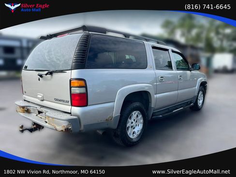 Used 2004 Chevrolet Suburban Z71 w/ Preferred Equipment Group AWD/4WD image 5