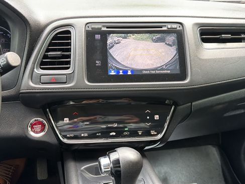 Used 2018 Honda HR-V EX image 14