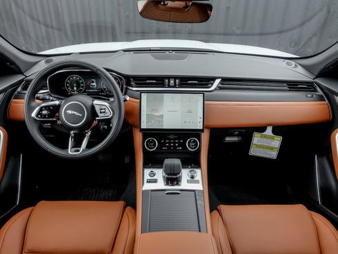 New 2026 Jaguar F-PACE R-Dynamic S image 19