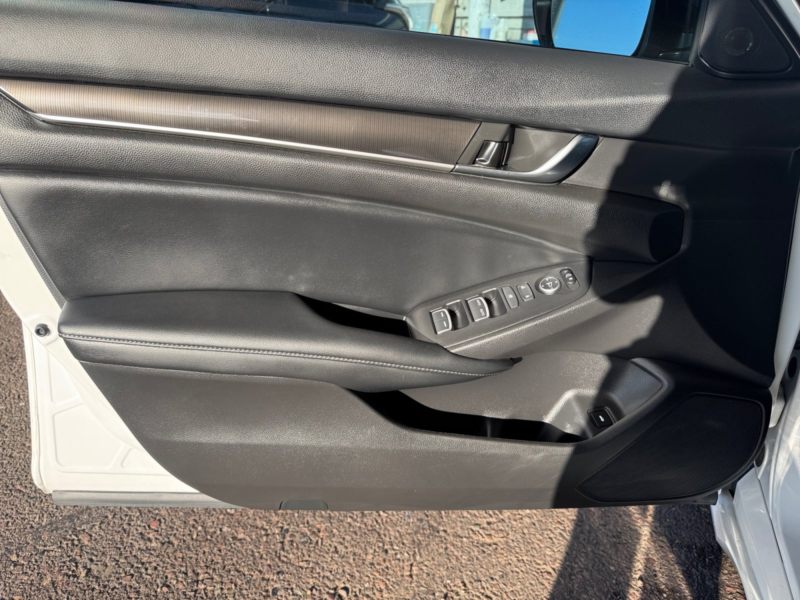 Used 2022 Honda Accord Sport image 11