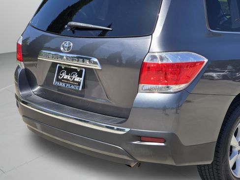 Used 2013 Toyota Highlander SE FWD image 41