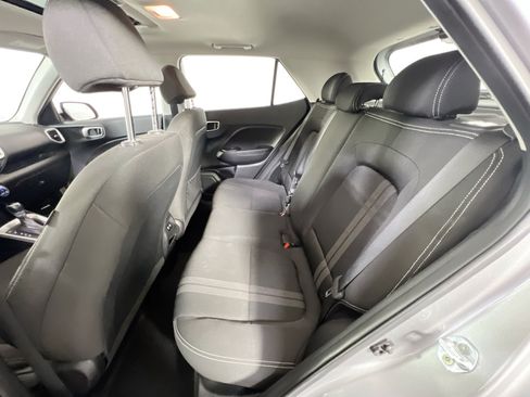 Used 2024 Hyundai Venue SEL FWD image 23