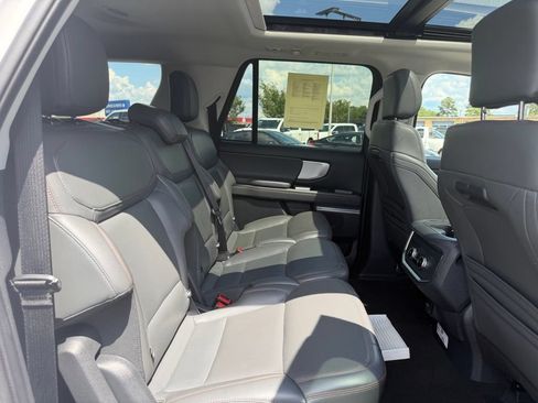 Used 2025 Ford Expedition Max Active AWD/4WD image 41