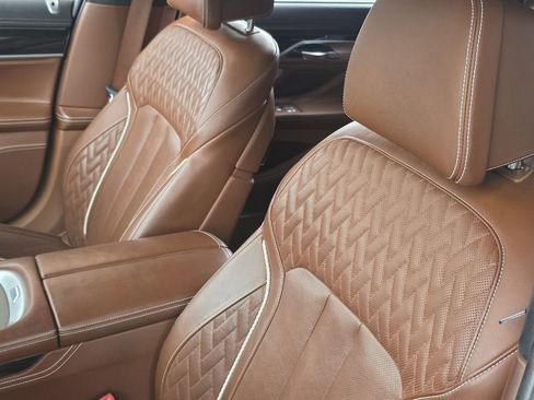 Used 2018 BMW 750i image 25