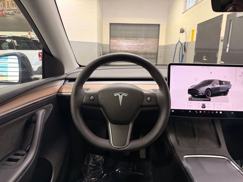 Used 2023 Tesla Model Y AWD image 20