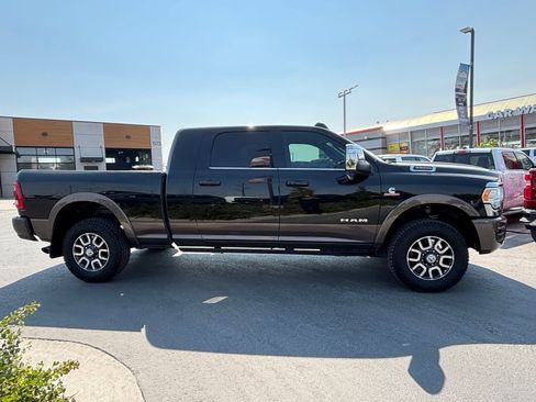 Used 2024 RAM 3500 Limited AWD/4WD image 5