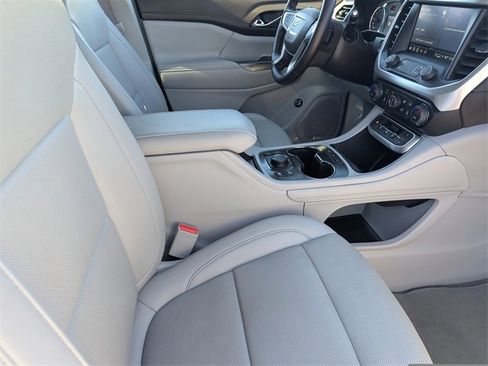 Used 2023 GMC Acadia SLT image 11
