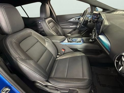 Used 2025 Chevrolet Equinox EV LT w/ Convenience Package image 31