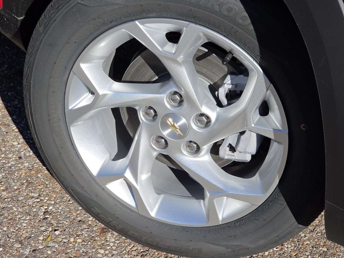 New 2026 Chevrolet Trax LS w/ LS Convenience Package FWD image 12