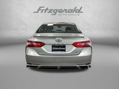 Used 2018 Toyota Camry SE FWD image 6