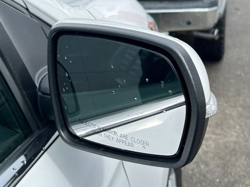 Used 2020 Ford Edge SEL image 13